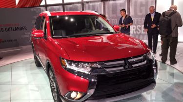 2016 MITSUBISHI OUTLANDER：PICS，SPECS和PHEV MPG详细信息