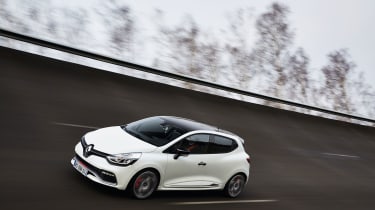 Renault Clio 220奖杯：价格，规格和全细节