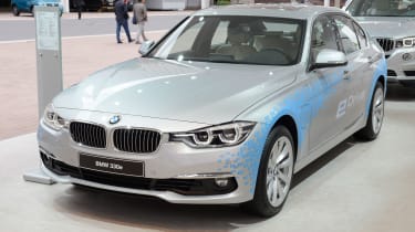 BMW 330E和225xe插件：英国价格透露