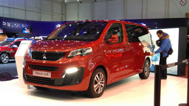 新的Peugeot旅行者MPV在日内瓦电机节目中展示