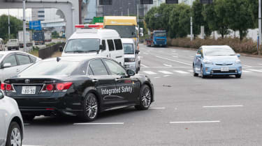 丰田在东京考试的自主汽车技术