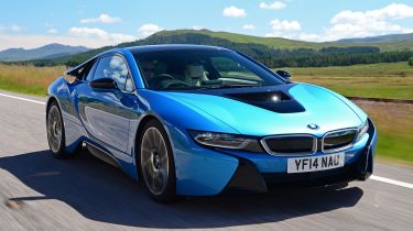 莱斯特城FC老板将玩家视为一个新的BMW I8