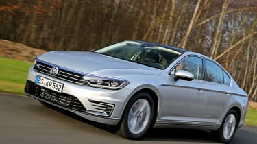 VW Passat GTE杂交终于从34,025英镑到达英国