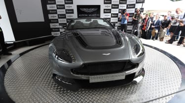 一次性阿斯顿马丁Vantage GT12 Roadster揭示了