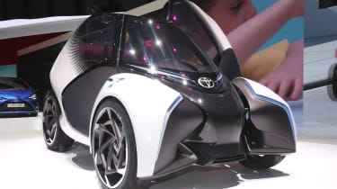 丰田I-TriL概念汽车预览了移动性的未来
