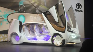 丰田概念 - 我在CES展示了汽车人工智能