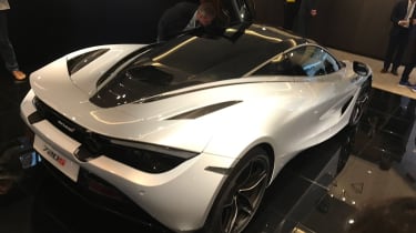 新迈凯轮720s：711bhp，770nm和一个大胆的新外观