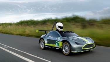 Aston Martin Go-Kart将Le Mans-Winning Tech带到红牛Soapbox比赛中