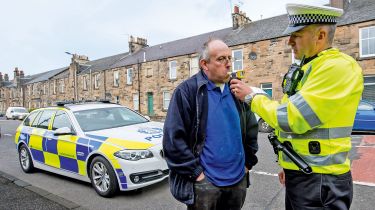 警方采取不一致的方法来监测饮料司机