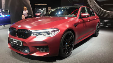 2018 BMW M5：全规格，价格和照片