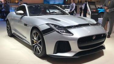 Jaguar F型SVR通过图形包选项注入颜色