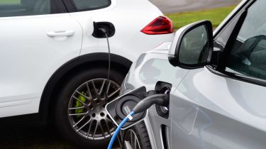 电力主管警告电动汽车充电可能导致停电