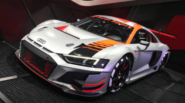 更新了奥迪R8 LMS GT3戏弄2019年道路汽车整容