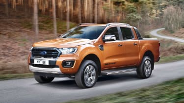 新的2019 FORD Ranger Fackift增加了更多的套件和更多的力量