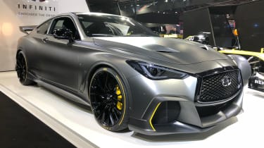 Infiniti项目黑色S显示在巴黎，双杂交F1 Tech