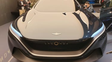 新的拉加蒙达全地形概念预览2022豪华SUV