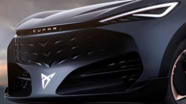 考虑高性能'R'模型的Cupra