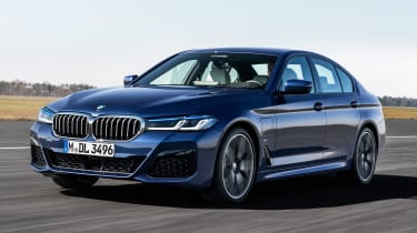 新的Facelifted BMW 5系列瞄准Audi A6和梅赛德斯E-Class