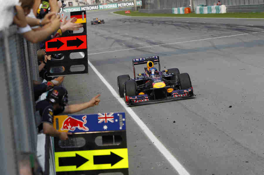 Sebastian Vettel赢得爆炸性F1马来西亚大奖赛