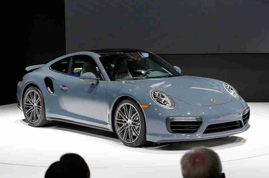 2016 Porsche 911 Turbo和Turbo S显示出来