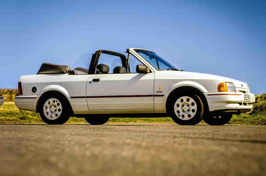 福特护送XR3i Cabriolet，1987年5月16日 - 星期四回落