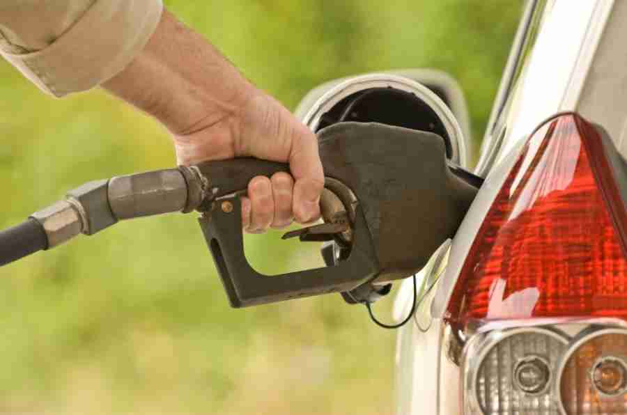自2015年7月以来，汽油和柴油价格首次增加英国