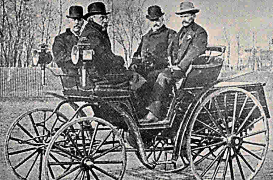 美国的第一场赛车1895年12月14日 - 周四回落