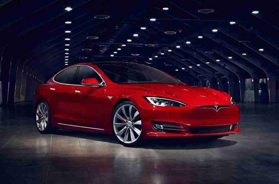 新的Tesla Model S首先超过300英里范围