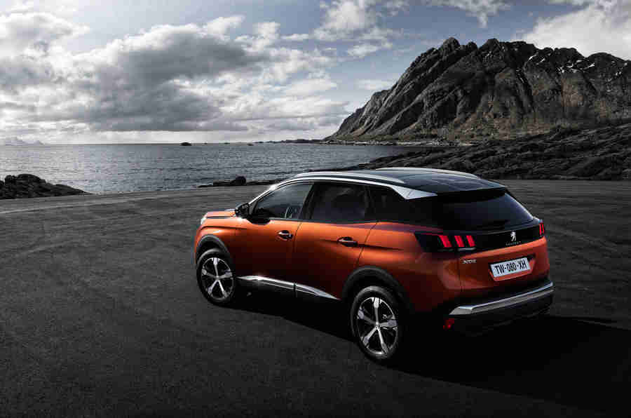 Peugeot 3008插入式混合动力车以铅品牌的电动推动