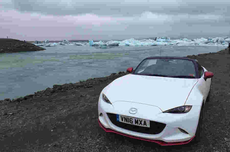 Mazda MX-5图标在冰岛戒指周围驱动828英里