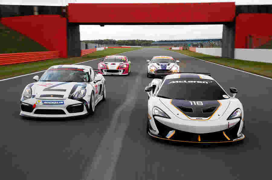 McLaren 570s GT4 VS Aston Martin Vantage GT4，保时捷Cayman GT4和Ginetta G55赛道测试