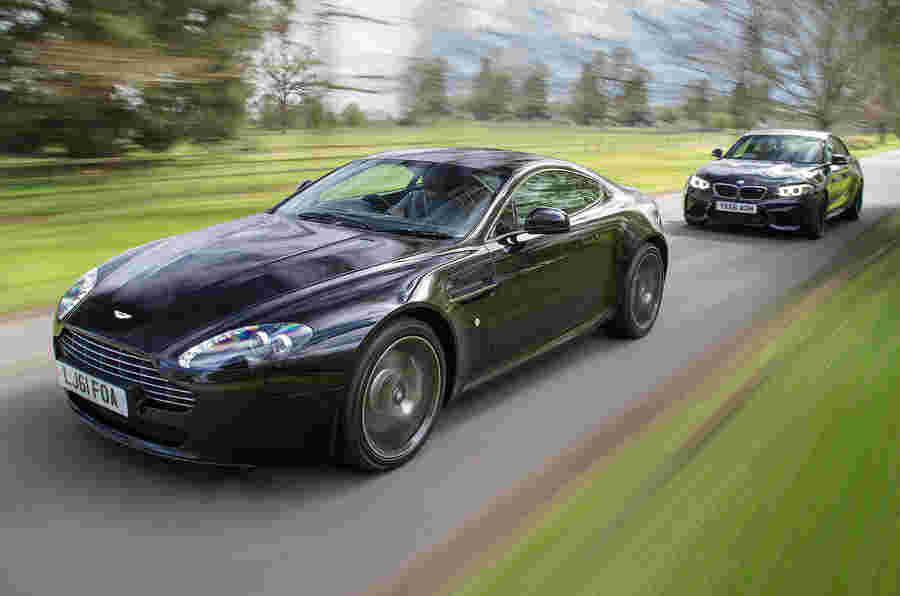头部到头：新的BMW M2 VS二手Aston Martin V8 Vantage