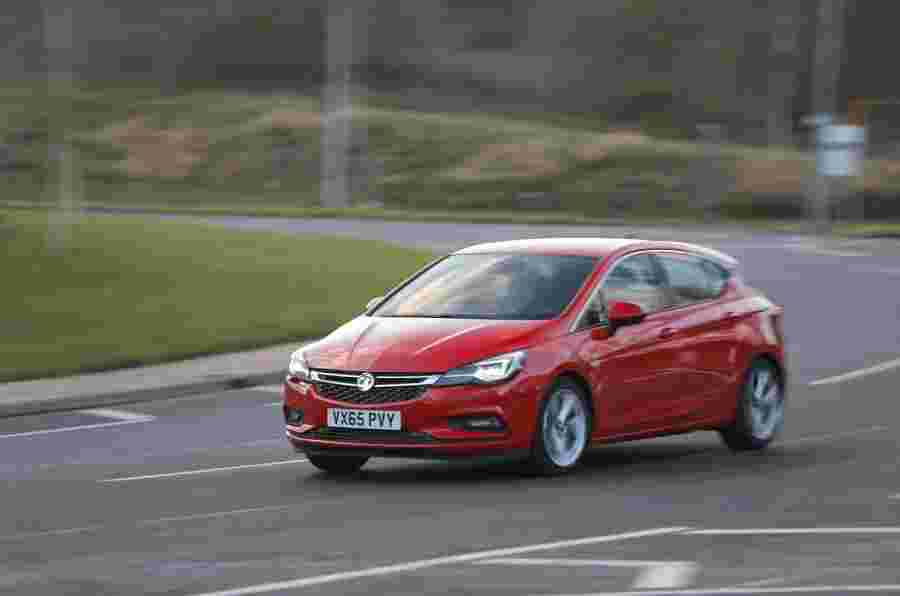 Vauxhall Astra长期测试评论：第一次服务