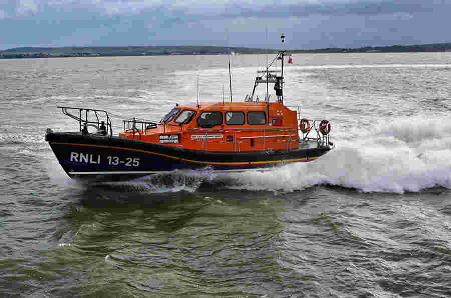 圣诞节道路测试：Rnli Shannon Lifeboat评论