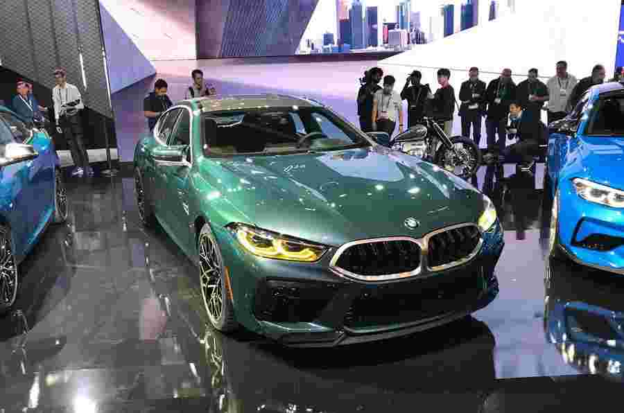 BMW M8 Gran Coupe首先在La Show的公共场所