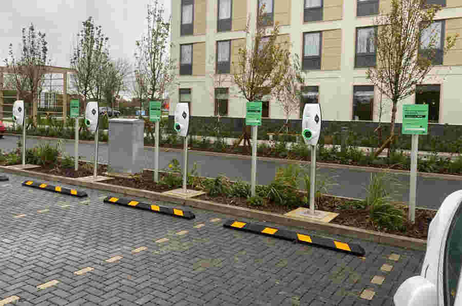 网上停车服务推出英国预订的EV充电器