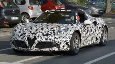 热门新的Alfa Romeo 4C Quadrifoglio Verde Spied Testing