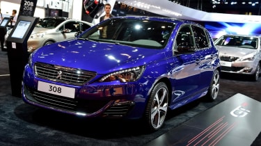 Sporty Peugeot 308 GT到达巴黎