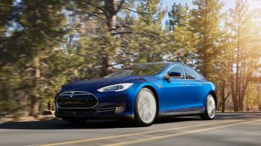 新的Tesla模型S 70D在途中